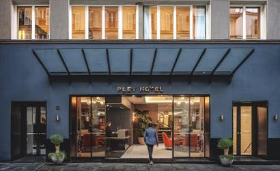 PLEY HOTEL compresse.jpg
