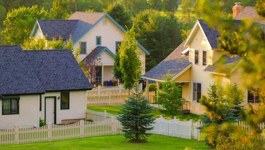house picket fences shutterstock_197889521.jpg