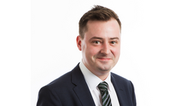 Stephen O Neill preside.png