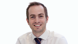 Chris Gunner preside