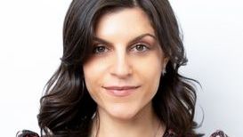 Valeria - Headshot.jpg 2