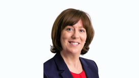 Miriam Dunne preside